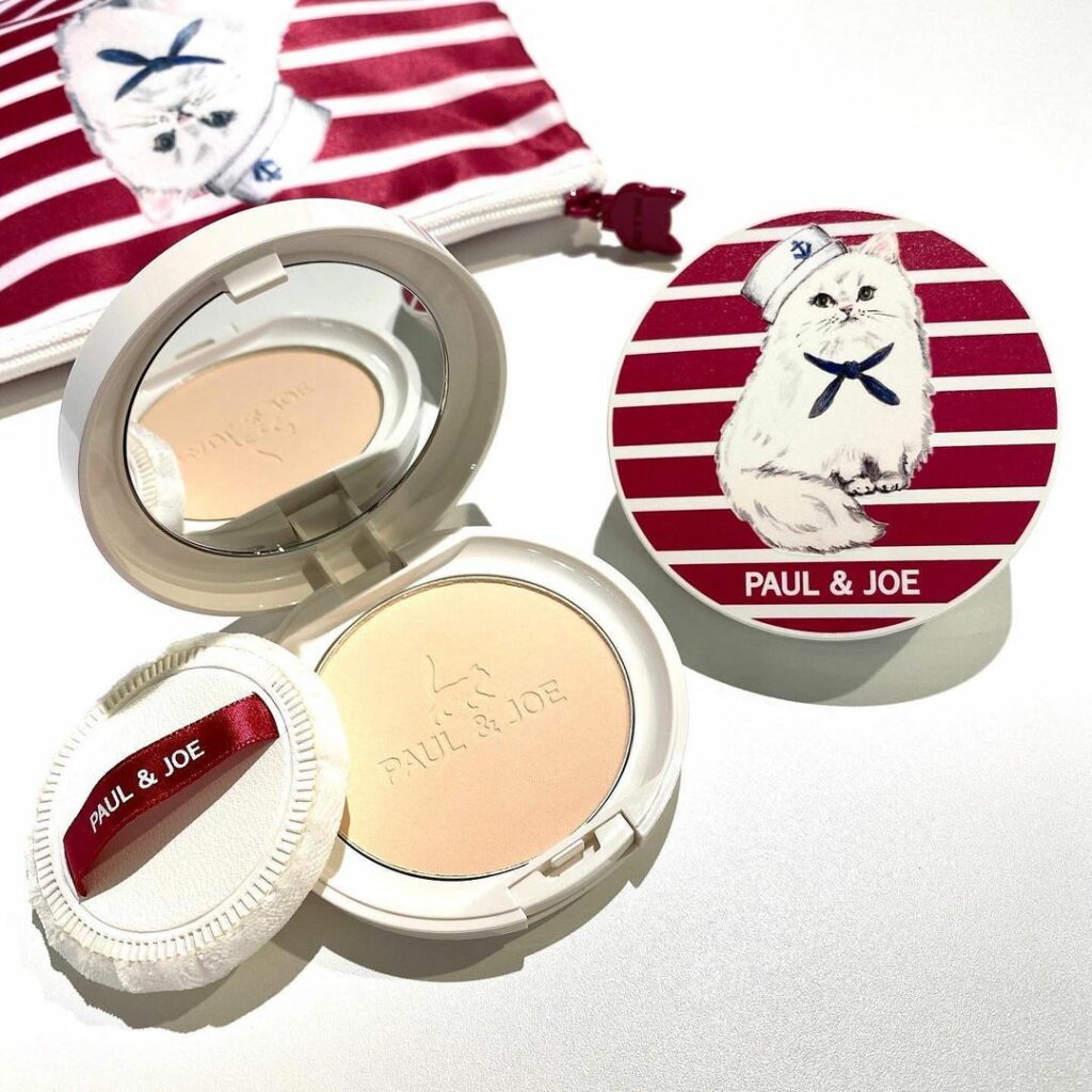 猫柄にメロメロ

【ポール ＆ ジョー ボーテ】から、ブランドデザイナーの愛猫・ジプシーをデザインしたプレストパウダーが登場！ SPF25、PA++で紫外線から