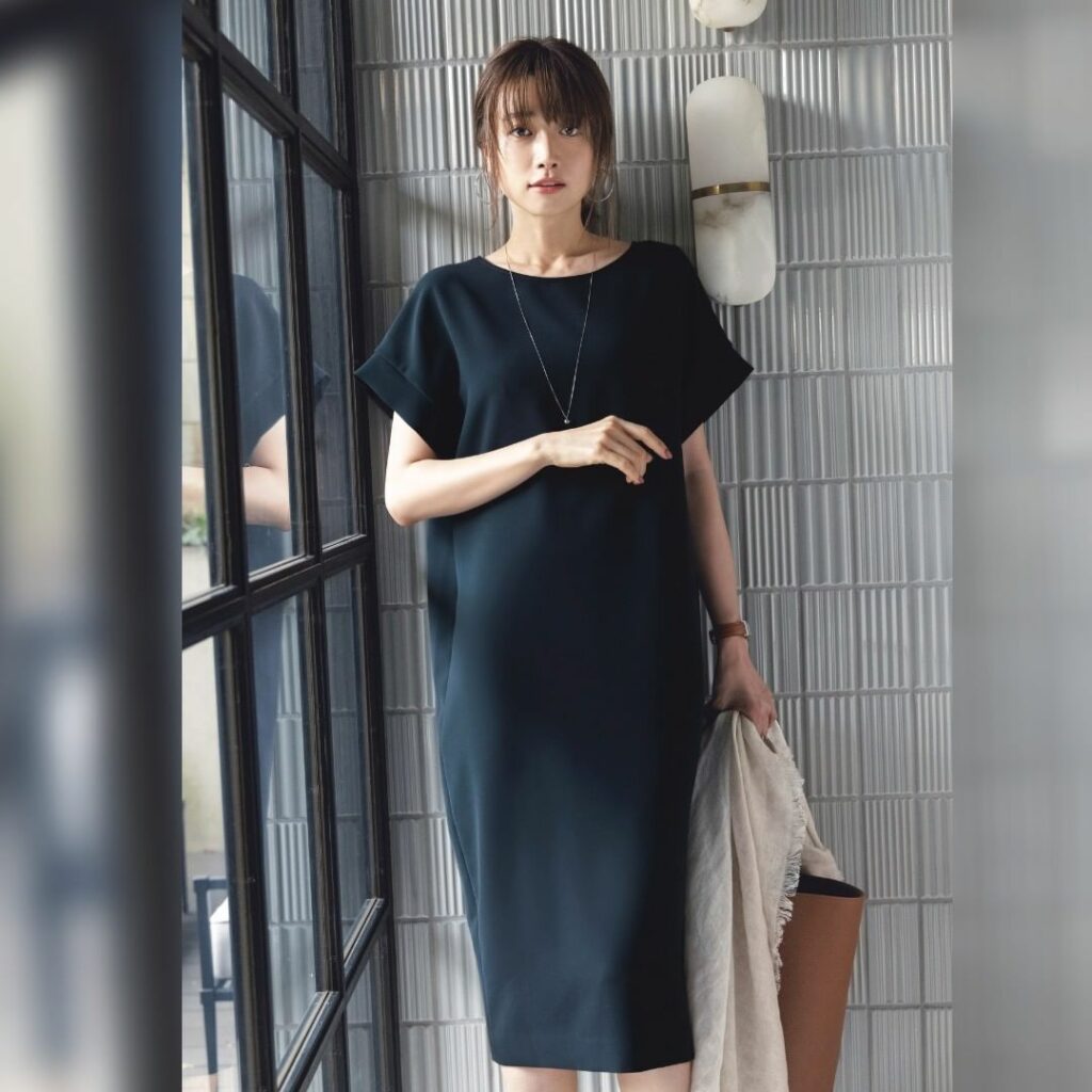 .
*PICK UP! Coordinate*
.
仕事にふさわしいきちんと感を一着で表現してくれるシンプルな洗練ワンピース。

ワンピース　…　M7days　