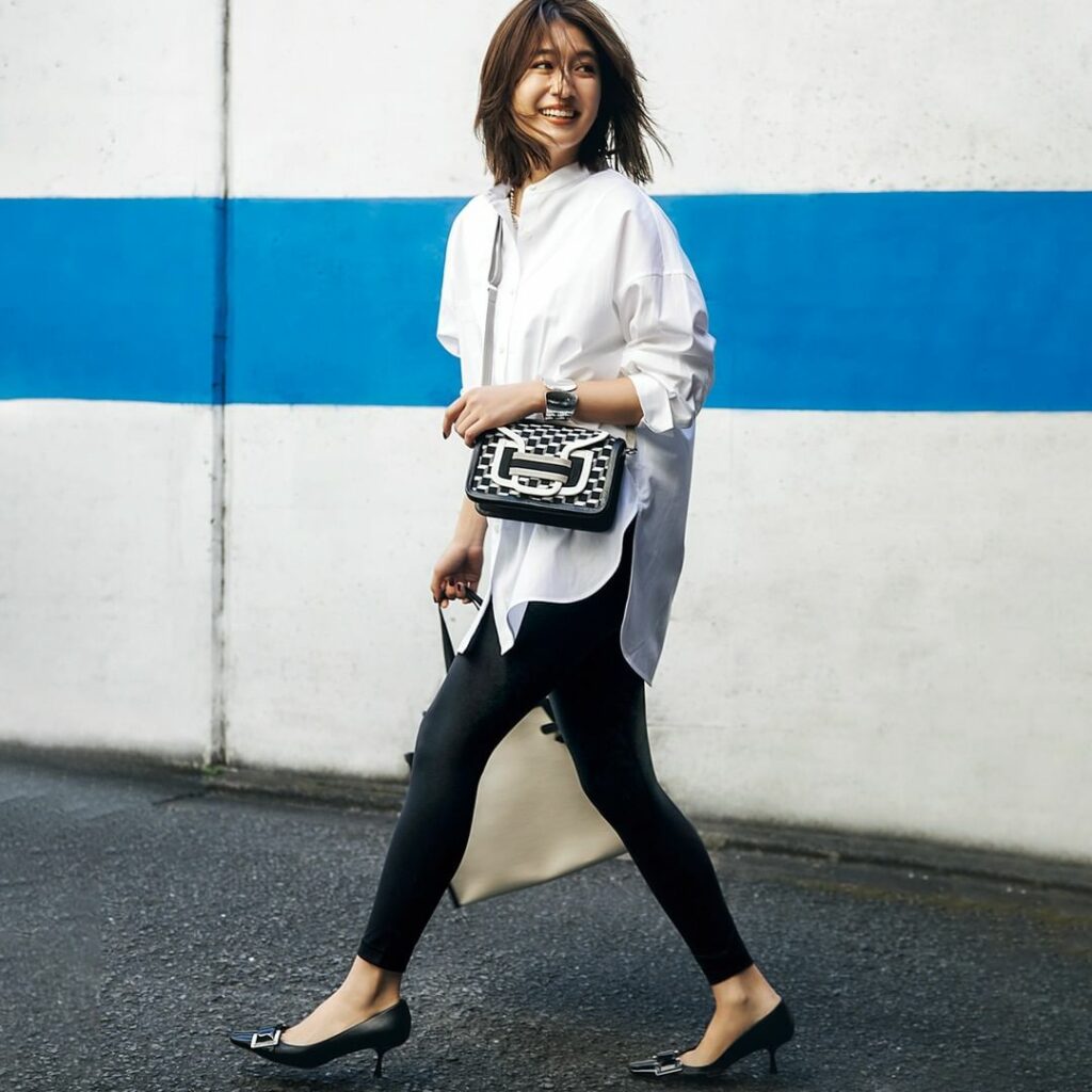 /
このコーデを真似したいと思ったら、
コメントにをください!
\
.
6月9日(木)、
肉を拾いやすい「レギンス」は、
オーバサイズの白シャツと合わ /
このコーデを真似したいと思ったら、
コメントにをください!
\
.
6月9日(木)、
肉を拾いやすい「レギンス」は、
オーバサイズの白シャツと合わ