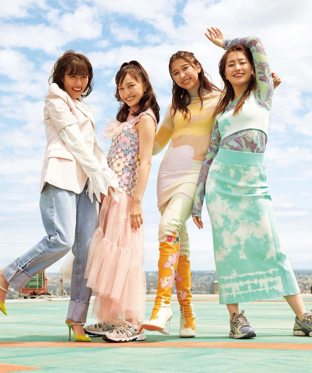 主演 ももいろクローバー Z 旅する4人が交錯するオムニバスストーリー 自分の日常から遠く離れた世界に誘ってくれる映画 そこには作り手しか知らないエピソードや想 Magmoe