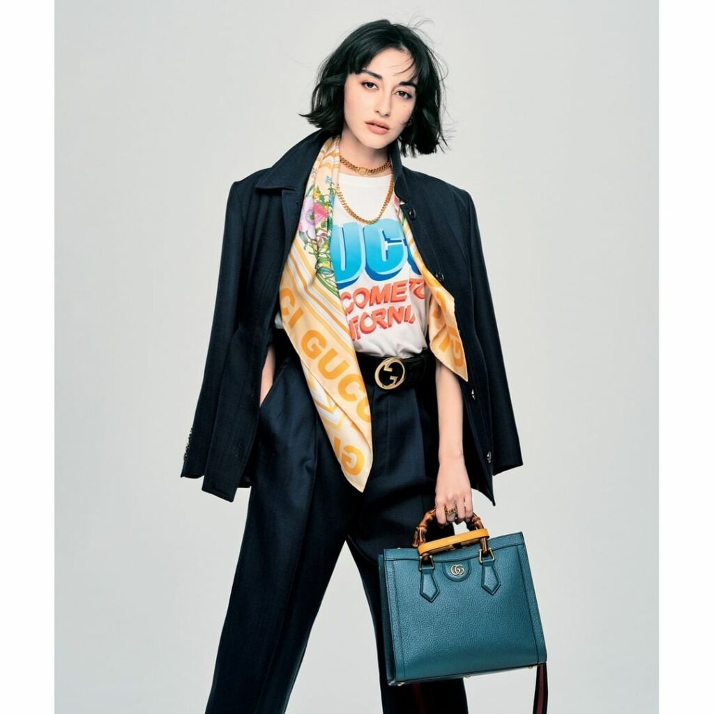 最愛ブランドから続々と登場しているリュクスなTシャツは、エレ派の新・定番ワードローブです！
カジュアルでデイリーなアイテムを、どう品よく華やかに見せるか、ジャケ