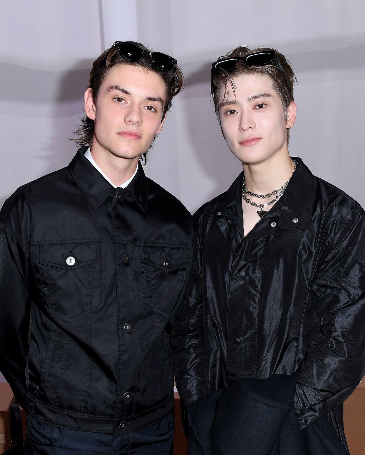 NCTジェヒョンやソン・ガンも！ 「プラダ」2023年春夏メンズコレクションの来場者SNAP

ミウッチャ・プラダとラフ・シモンズによる「プラダ」2023年春夏