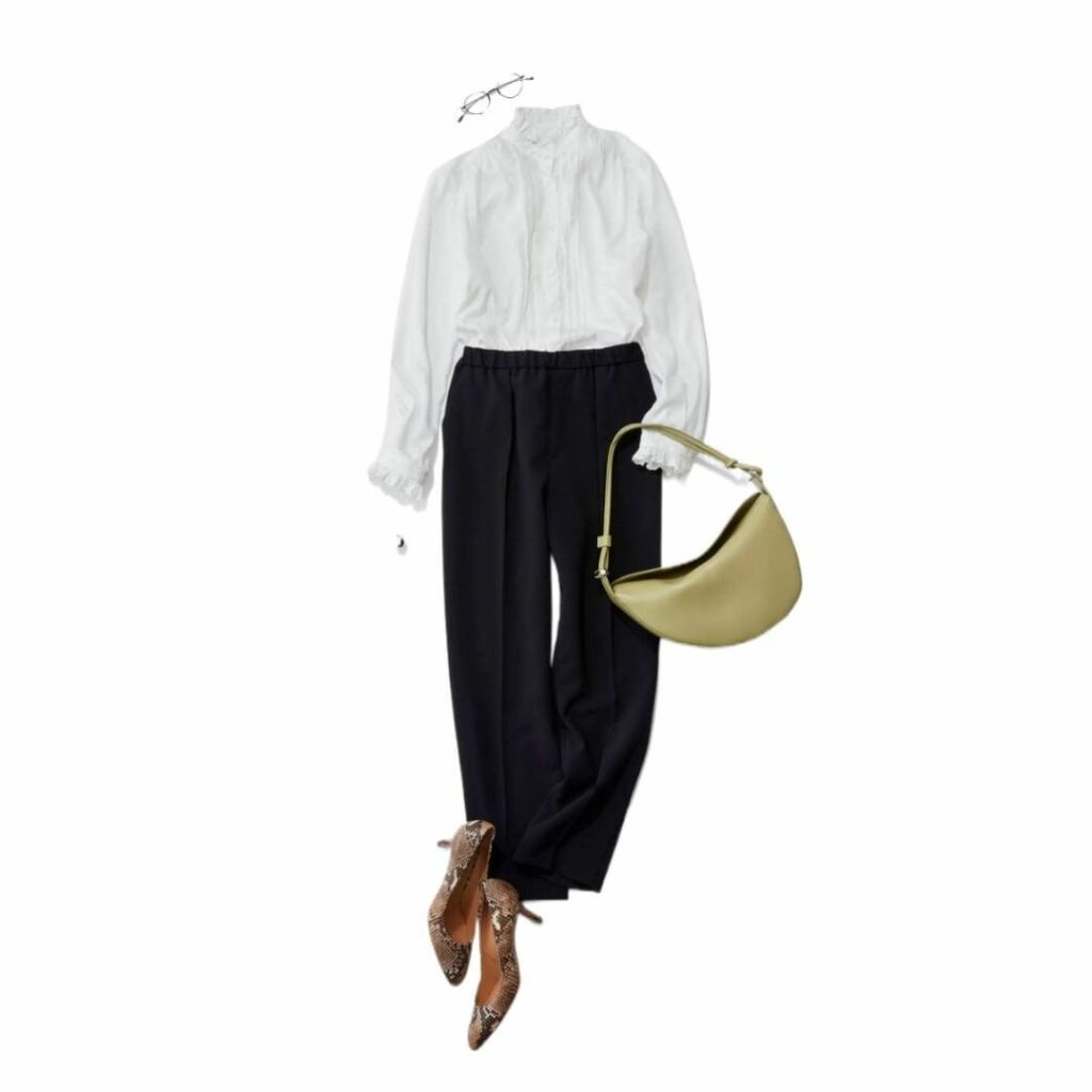 .
*PICK UP! Coordinate*
.
定番の白シャツ×黒パンツコーデ。小さめフリルをあしらわれたシャツを選んで華やかさを添えて。
シャツ … S .
*PICK UP! Coordinate*
.
定番の白シャツ×黒パンツコーデ。小さめフリルをあしらわれたシャツを選んで華やかさを添えて。
シャツ … S