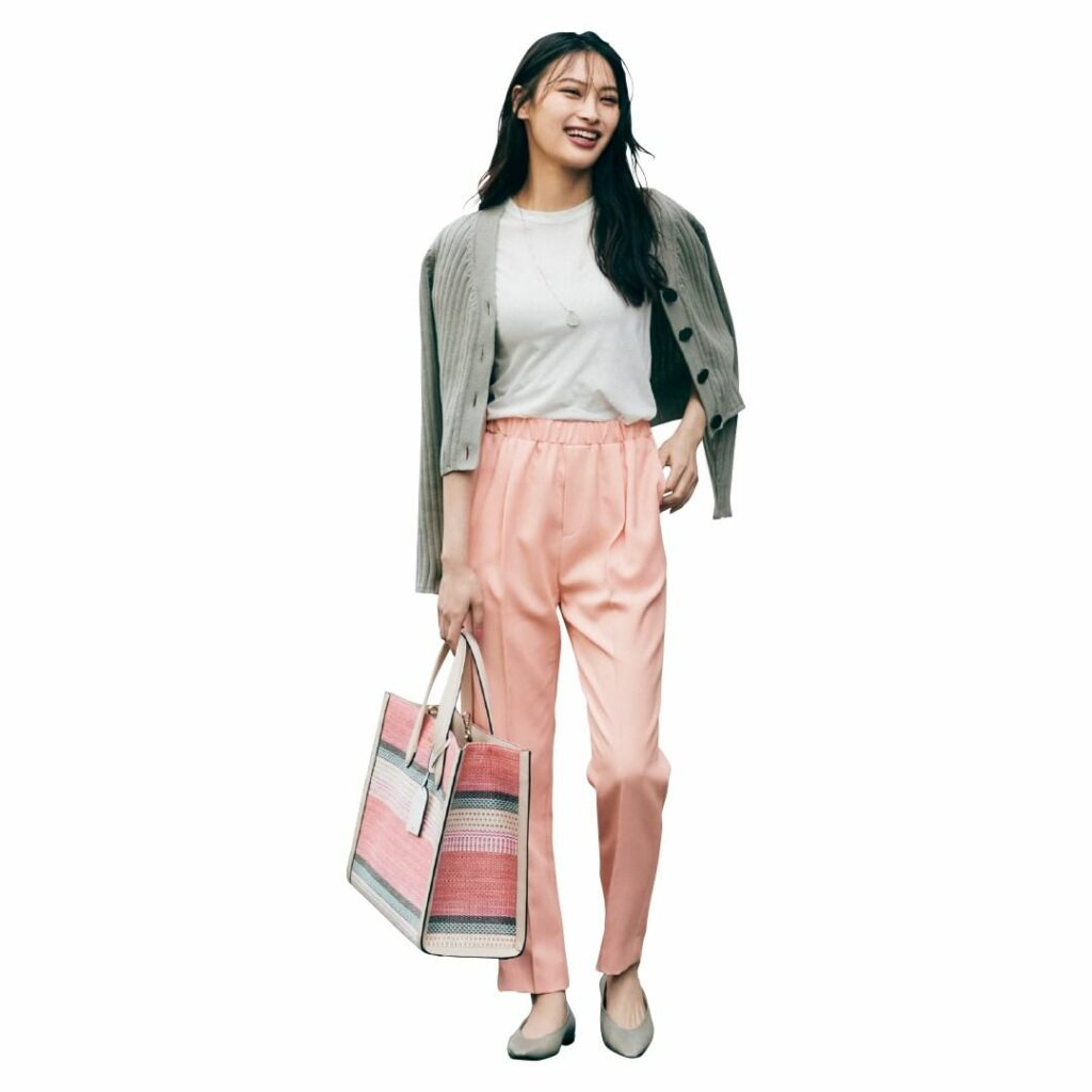 【#BAILA今日のコーデ この着こなしが好き!と思ったら、コメントにをください】
柔らかな素材感の白Tで通勤コーデを新鮮に
ほんのり肌が透ける生地感と、詰 【#BAILA今日のコーデ この着こなしが好き!と思ったら、コメントにをください】
柔らかな素材感の白Tで通勤コーデを新鮮に
ほんのり肌が透ける生地感と、詰