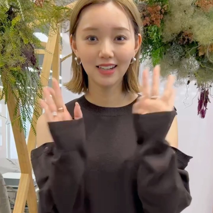 OG㋲ #江野沢愛美 ちゃんに再会

おひさしぶり〜
元STモデル・まなみんが新ブランドを立ち上げたよ
ブランド名は『 #ARUMDY 』(アルムディー)