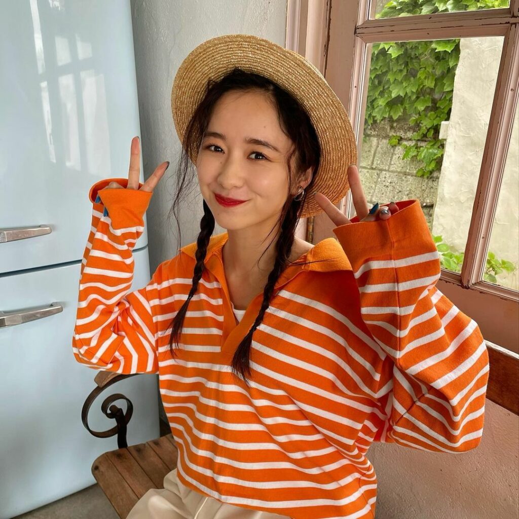 発売中のnon-no8月号から、麦わらの真由のオフショットをお届け！
 
『堀田真由 meets レディなフレンチマリン』企画では、定番のマリンアイテムを今っぽ