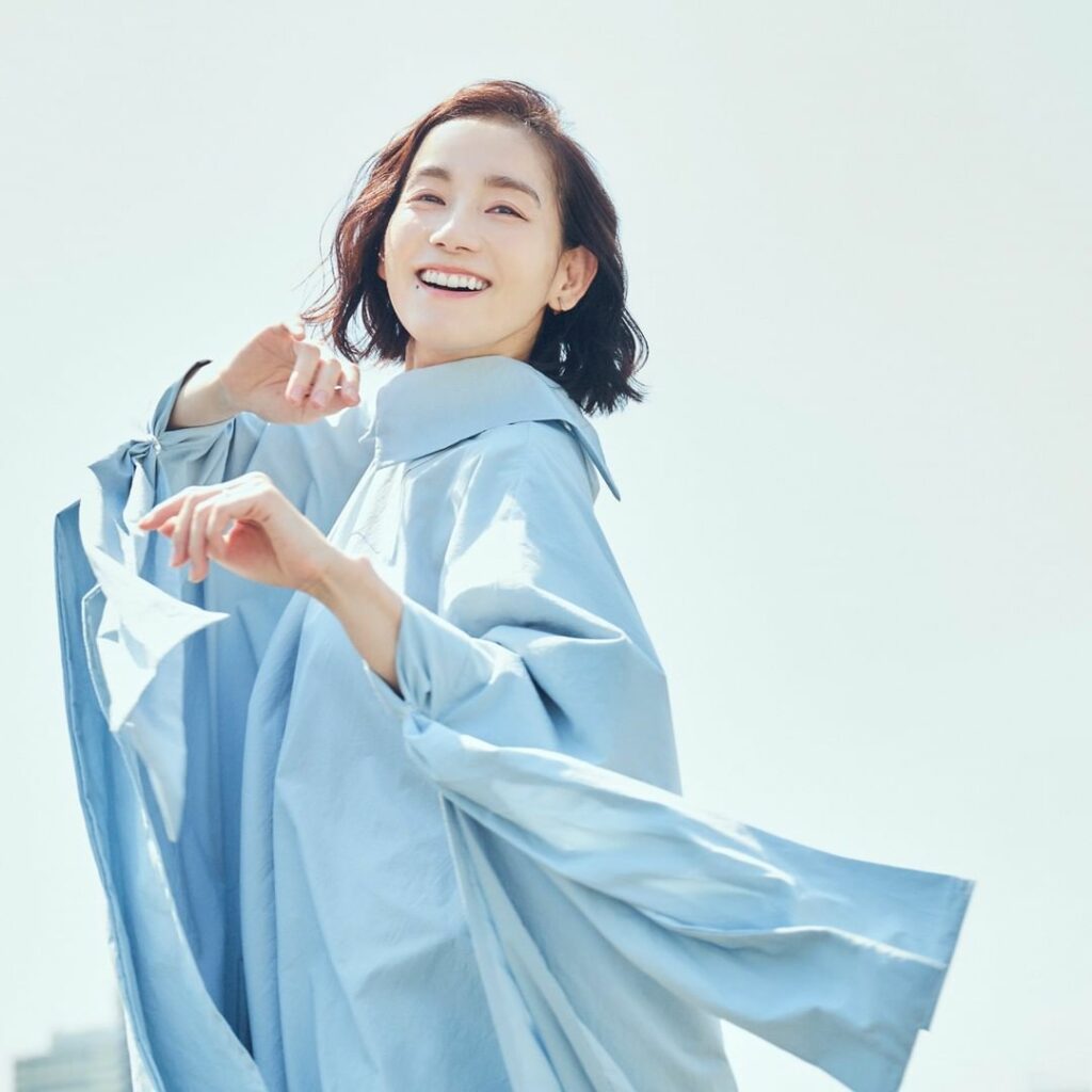 マキアオンラインにご登場いただいた、デザイナー・篠原ともえさん。撮影日は第101回ニューヨークADC賞「The ADC Annual Awards」で銀賞と銅賞 マキアオンラインにご登場いただいた、デザイナー・篠原ともえさん。撮影日は第101回ニューヨークADC賞「The ADC Annual Awards」で銀賞と銅賞