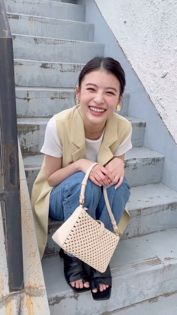 ごきげんなでぐたん ノリノリで撮影〜〜 最後の笑顔がたまらない

#Seventeen #LookBook #今日のコーデ #コーデ #出口夏希 #白T #ユニ