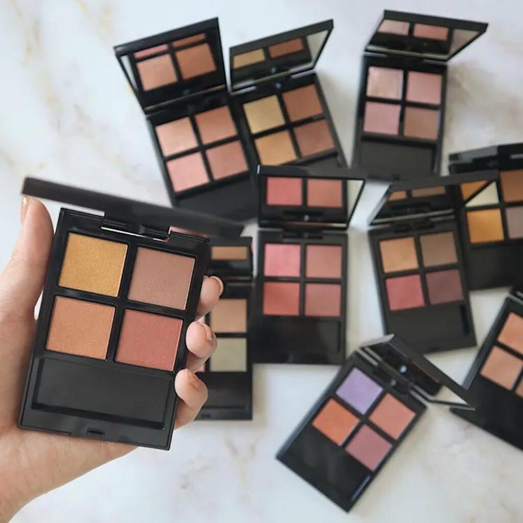 【パーソナルカラー別】アディクションの秋の新作アイシャドウパレット全色レビュー
人気コスメをパーソナルカラー別に分析するメイク&カラーコンサルタントのあやんぬ 【パーソナルカラー別】アディクションの秋の新作アイシャドウパレット全色レビュー
人気コスメをパーソナルカラー別に分析するメイク&カラーコンサルタントのあやんぬ