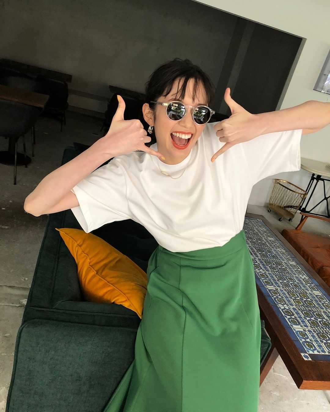 ノリノリの佐藤栞里 More8月号オフショット いつもと違った大人っぽい表情で More 8月号の 可愛いカジュアル好き が色っぽくなれる夏コーデの正解 Magmoe ノリノリの佐藤栞里 More8月号オフショット いつもと違った大人っぽい表情で More 8月号の 可愛いカジュアル好き が色っぽくなれる夏コーデの正解 Magmoe