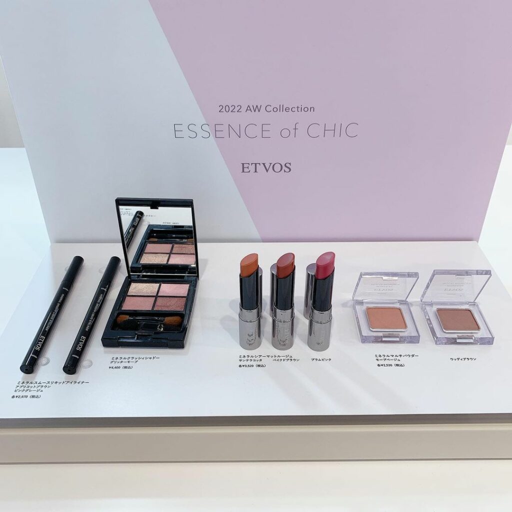 ETVOS(@etvos.jp )2022年秋冬コレクションがお目見え
今秋のテーマは、“エッセンスオブシック”。ピンクモーヴの温かみの中に宿る陰影や、ベージ ETVOS(@etvos.jp )2022年秋冬コレクションがお目見え
今秋のテーマは、“エッセンスオブシック”。ピンクモーヴの温かみの中に宿る陰影や、ベージ