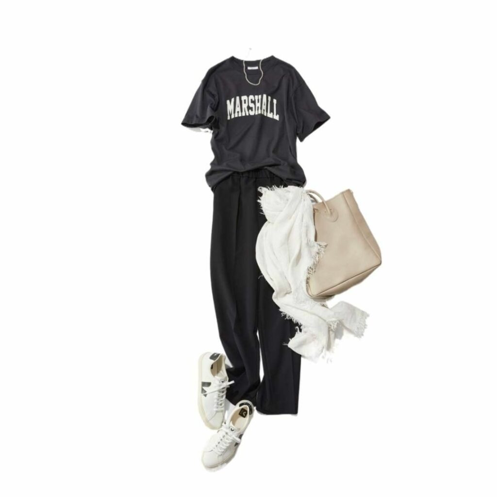 .
*PICK UP! Coordinate*
.
ロゴTシャツはダークカラーでまとめれば洗練された大人カジュアルの完成

Tシャツ　…　THE SHINZON