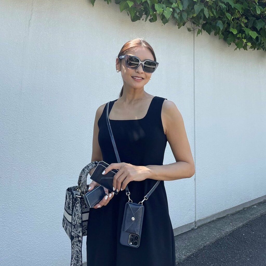 ニュース:モデル滝沢眞規子が作るスマホショルダー イタリア製革小物「ラルコバレーノ」とコラボ
繊維商社の豊島傘下のエンメ(東京、平能孝信社長)が手掛けるイタリ ニュース:モデル滝沢眞規子が作るスマホショルダー イタリア製革小物「ラルコバレーノ」とコラボ
繊維商社の豊島傘下のエンメ(東京、平能孝信社長)が手掛けるイタリ