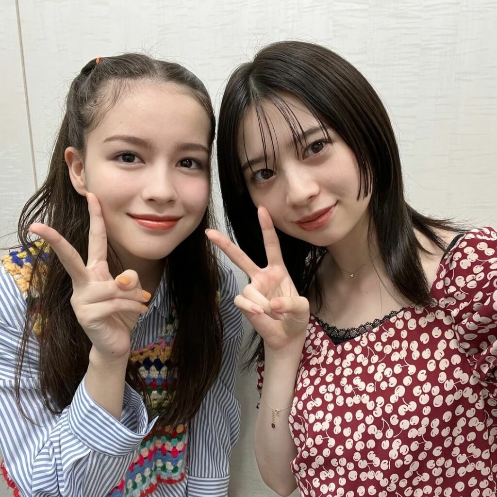 ひよりんニラちゃん
先日の金曜日ライブ配信のオフショ

漫画やアニメが大好きなフタリ！
最新アニメの話しから、今までに影響を受けた作品などなど…
終始推しトーク