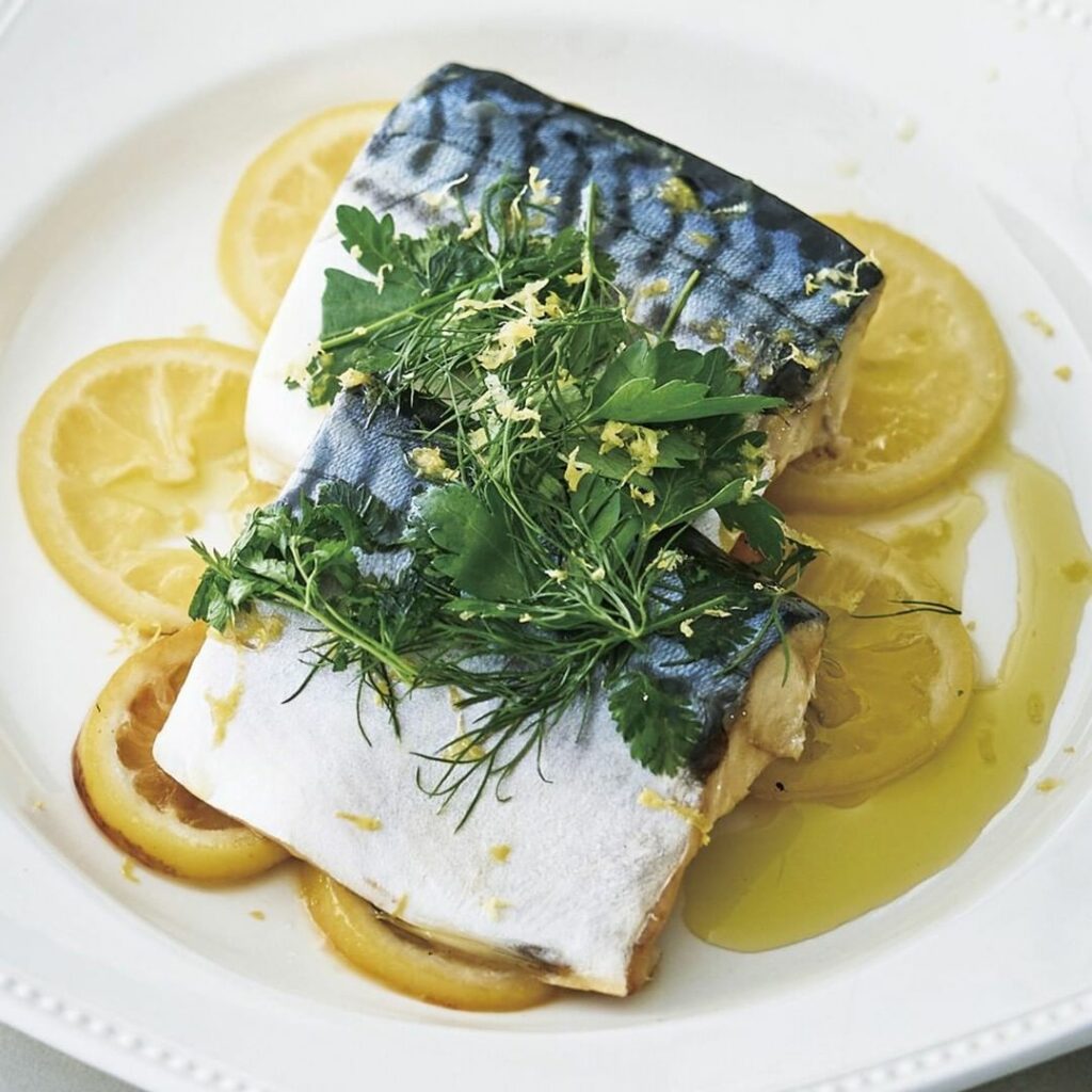 【#魚レシピ】和食で定番のさばの煮物を、洋風にアレンジして新鮮な一皿に!
・
ワインで煮ることで、さば特有の臭みが消え、うま味をアップ。さらにレモンとハーブの風 【#魚レシピ】和食で定番のさばの煮物を、洋風にアレンジして新鮮な一皿に!
・
ワインで煮ることで、さば特有の臭みが消え、うま味をアップ。さらにレモンとハーブの風