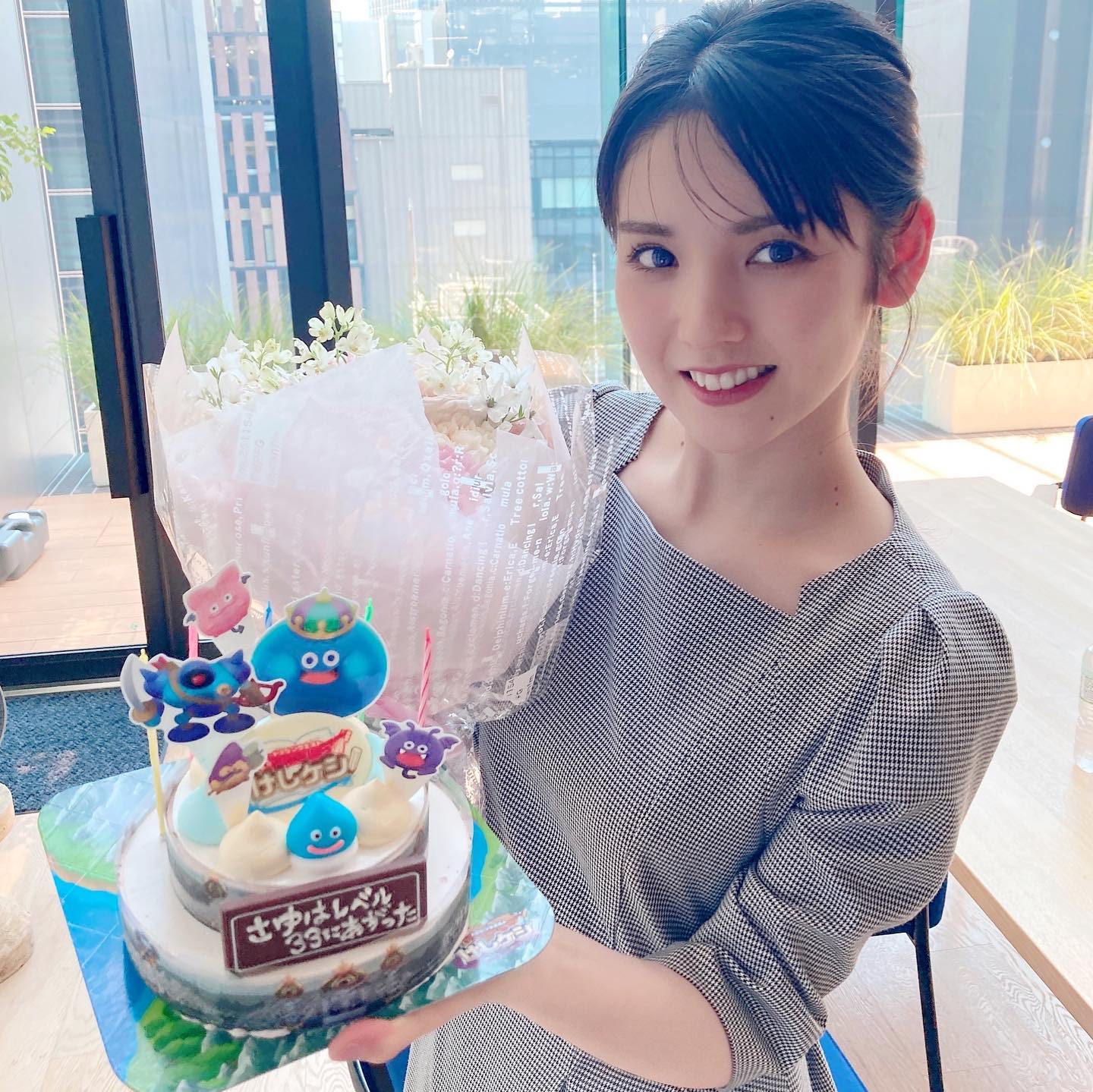 さゆはレベル33にあがった 昨日7月13日は 道重さゆみちゃんのお誕生日でした 先日の撮影後に サーティワンのドラクエモチーフのアイスケーキで一足早くお祝い Magmoe さゆはレベル33にあがった 昨日7月13日は 道重さゆみちゃんのお誕生日でした 先日の撮影後に サーティワンのドラクエモチーフのアイスケーキで一足早くお祝い Magmoe