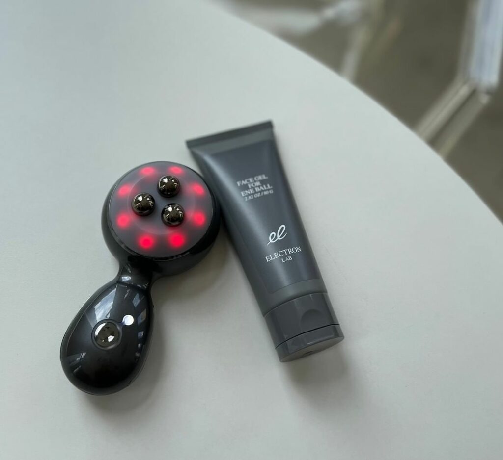 【マキアエディターズの「オッス！推しコス」】
３度の飯より美容が大好きなマキアエディターズが、個人的に愛してやまないとっておきの「推し美容」をご紹介します

シ