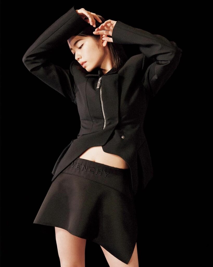 風に逆らう一輪の花のように 黒をまとう小芝風花がニューボーン 
相手の好きなモノと自分の好きなモノは同様ではない。常識だと思っていたことがすでに通用 風に逆らう一輪の花のように 黒をまとう小芝風花がニューボーン 
相手の好きなモノと自分の好きなモノは同様ではない。常識だと思っていたことがすでに通用