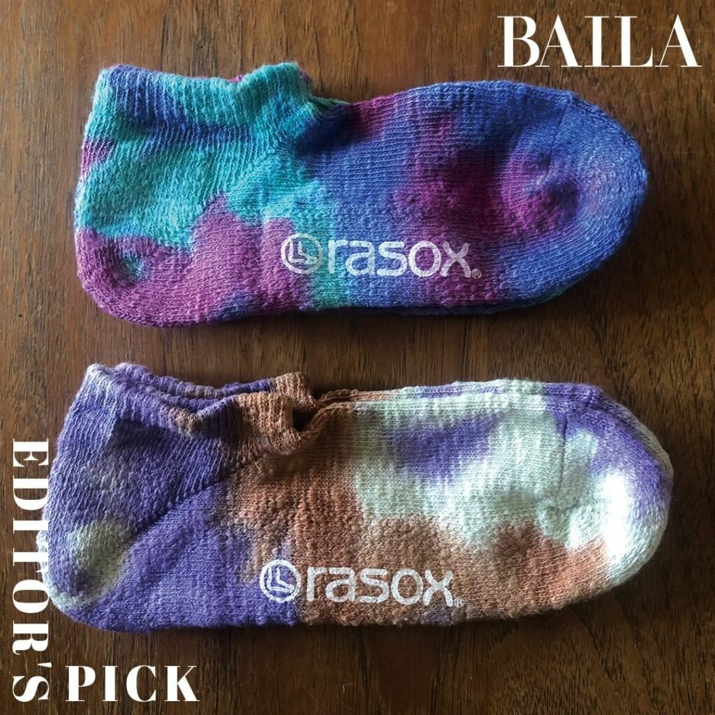 夏。開放感とともにサンダルで出かけたはいいものの、会社の空調や出先のカフェなどがけっこう寒くて、体調をくずしてしまうことが何度かあり。それ以来ソックスを持ち歩く 夏。開放感とともにサンダルで出かけたはいいものの、会社の空調や出先のカフェなどがけっこう寒くて、体調をくずしてしまうことが何度かあり。それ以来ソックスを持ち歩く