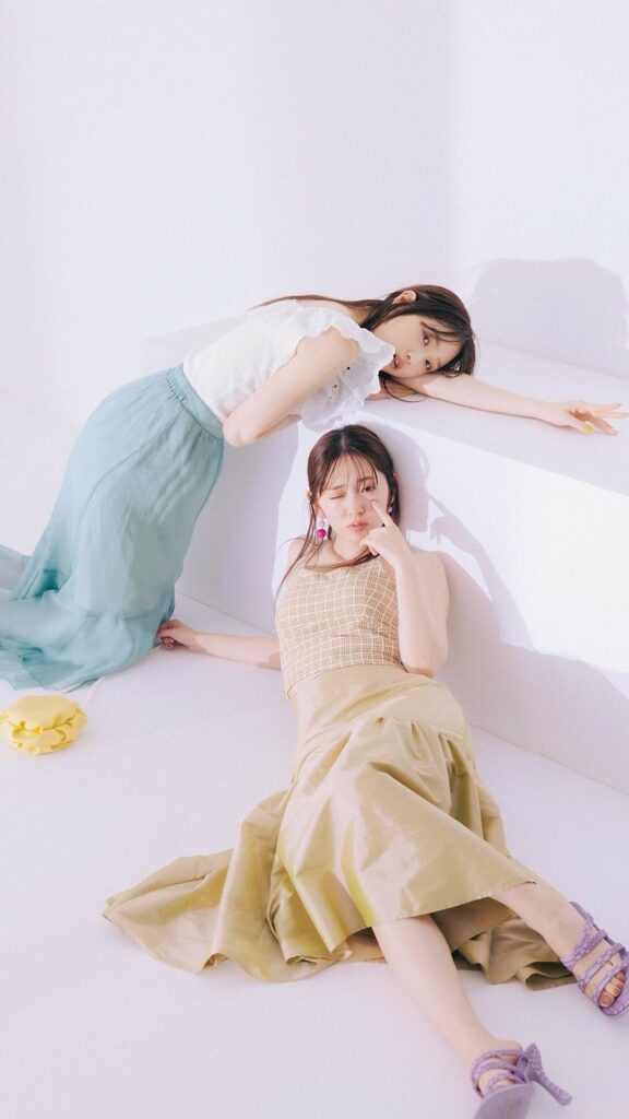 【かわいいと思ったら、でコメントしてね】 

愛理&ひかるの撮影風景をお届けします〜

現場では楽しく元気いっぱい！
カメラが回ると一瞬でプロの表情になる
かっ