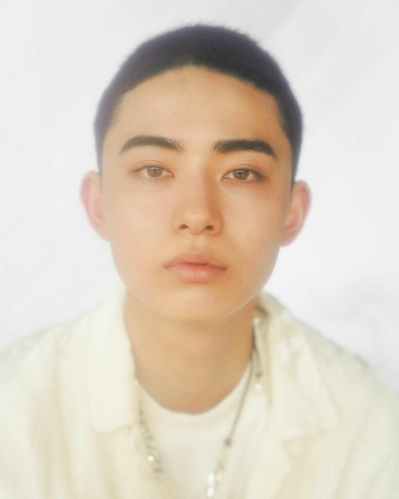 豊田雄大、ドリーミーな白の世界へ
若手俳優・豊田裕大が降り立ったのは、夢の中にある白い世界。“白”とは、どんな色にも染まれる、ピュアで真っさらな色。
その裏腹に 豊田雄大、ドリーミーな白の世界へ
若手俳優・豊田裕大が降り立ったのは、夢の中にある白い世界。“白”とは、どんな色にも染まれる、ピュアで真っさらな色。
その裏腹に