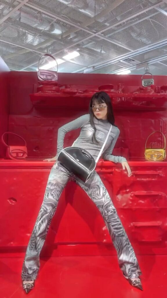 「ディーゼル」の最新ルックにマツヤマイカさんが挑戦
エル・ガール ユニが憧れブランドの新作アイテムとおすすめの着こなしを提案する連載「ELLEgirl UNI 「ディーゼル」の最新ルックにマツヤマイカさんが挑戦
エル・ガール ユニが憧れブランドの新作アイテムとおすすめの着こなしを提案する連載「ELLEgirl UNI