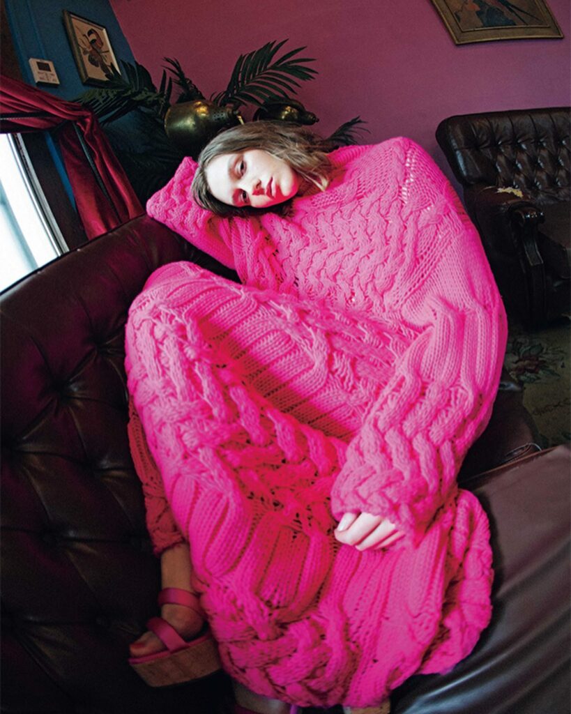 新しい解釈のピンクカラーがランウェイを席巻した今シーズン。キュートでセンシュアル、そして強い。Numero TOKYO 9月号「田中杏子のリアル・モード」では、