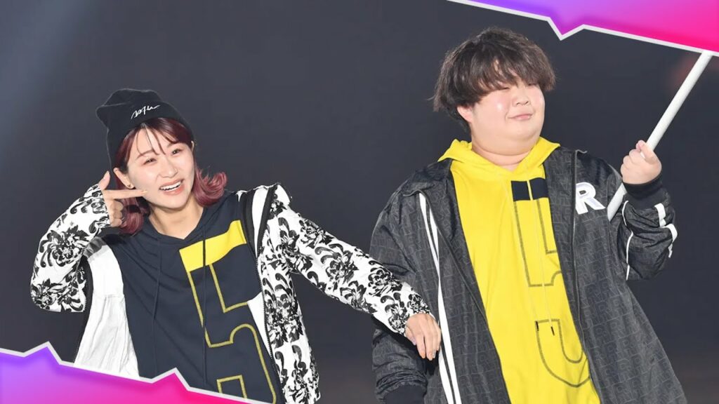 夜のひと笑い、仲良くハートポーズ！にこやかランウェイ【関西コレクション 2022 A／W】