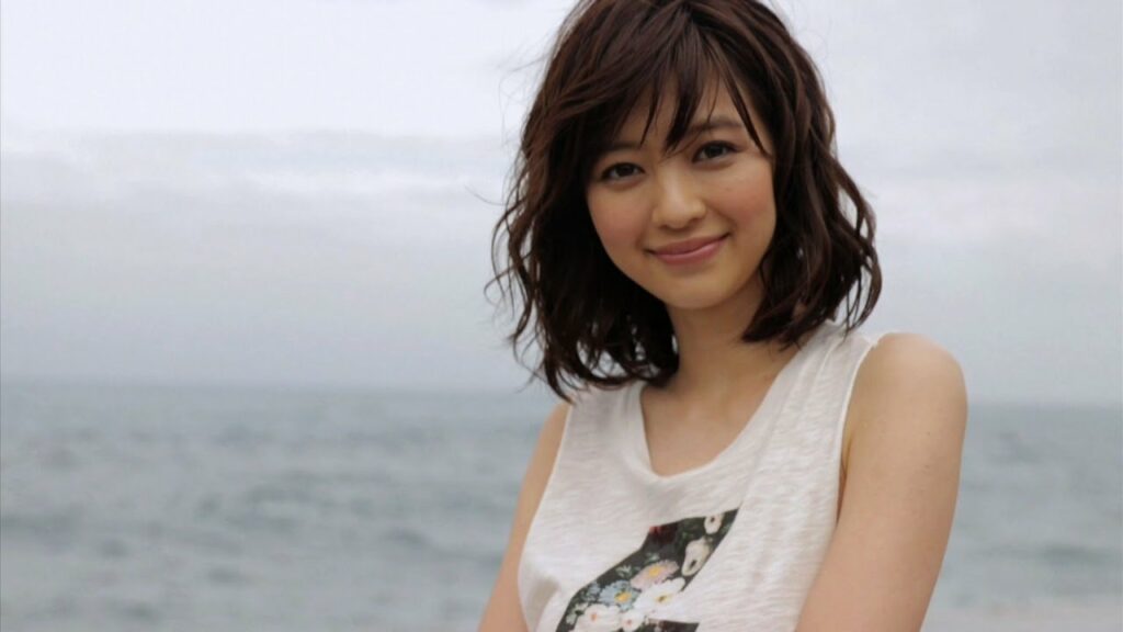 逢沢りな、4年ぶりのグラビア復活！