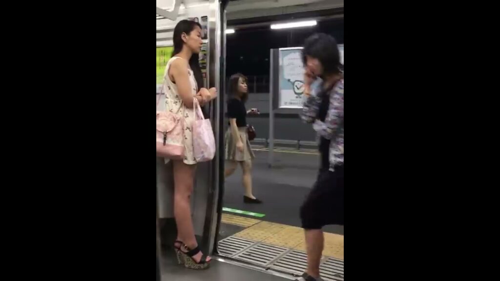 電車内でAV撮影　無許可のゲリラ撮影に遭遇
