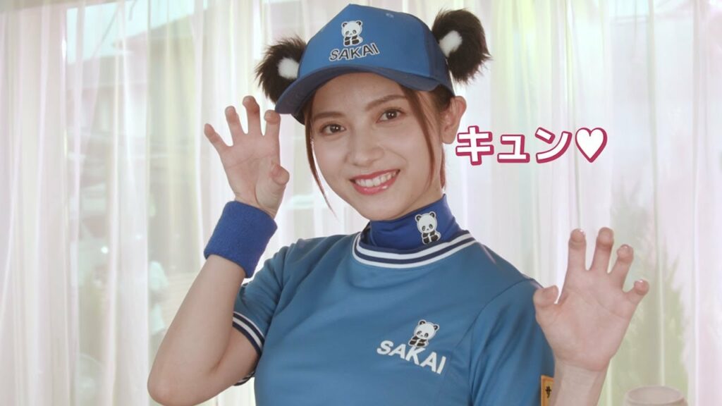 桃月なしこ、キュートなパンダ姿で胸キュンポーズ　サカイ引越センター新CMメーキング