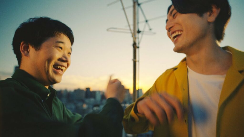 間宮祥太朗＆矢本悠馬、仲良し2人がCM初共演「率直に恥ずいな」自然な表情満載　LAVIE新CM＆インタビュー
