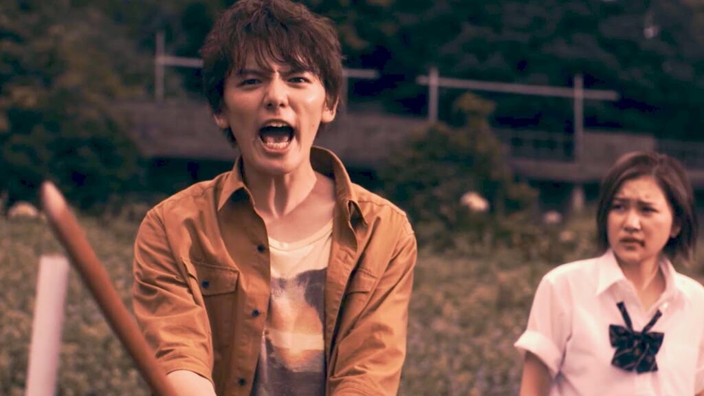 濱田龍臣、佐藤寛太の喧嘩に木刀で応戦！山口まゆを助ける為「俺はもう逃げんのやめたんだよ！」映画『軍艦少年』本編映像