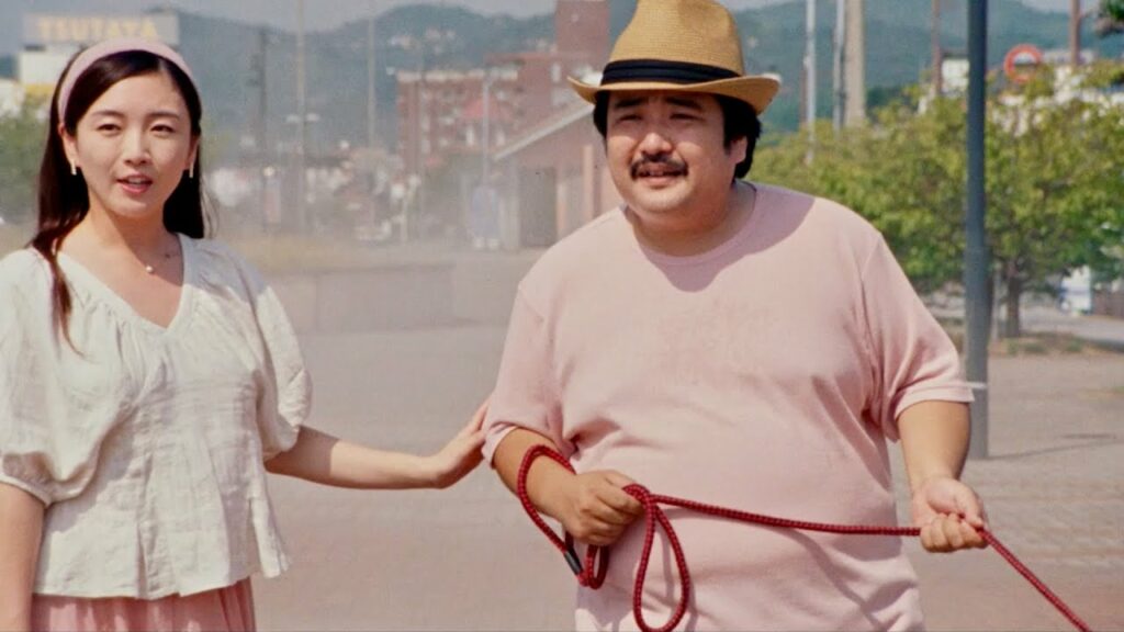 空気階段・鈴木もぐら、ヤギ同伴で水川かたまりの“競輪デート”をかき乱す!?ゆりやんレトリィバァが尾行!?/映画『たまの映像詩集 渚のバイセコー』本編映像 空気階段・鈴木もぐら、ヤギ同伴で水川かたまりの“競輪デート”をかき乱す!?ゆりやんレトリィバァが尾行!?/映画『たまの映像詩集 渚のバイセコー』本編映像