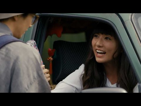 蘭丸（向井理）と再会、光（木村文乃）のワゴンが大陥没に…！／映画『RANMARU　神の舌を持つ男』本編映像