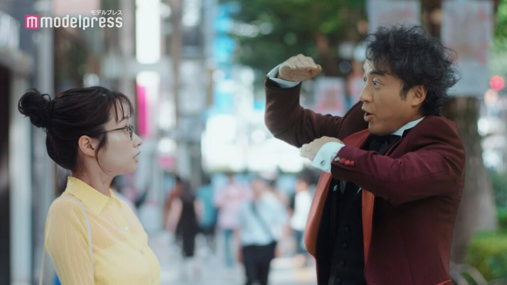 ムロツヨシ、藤間爽子へ新iPhoneを熱烈プレゼン NTTドコモ新CM「だったらドコモだ」篇＋インタビュー