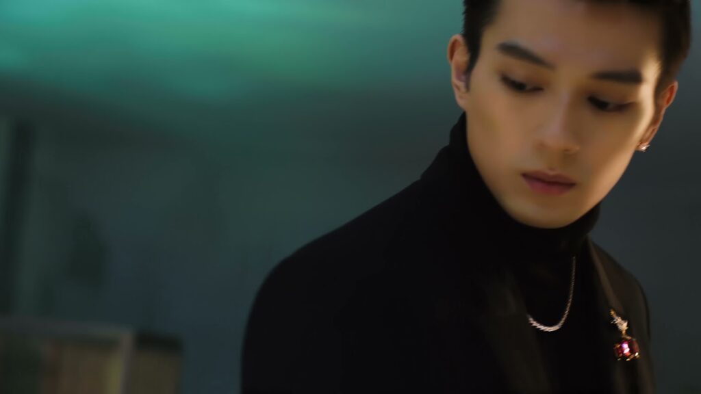 新田真剣佑と三吉彩花が迷い込む、ティファニーの夢物語