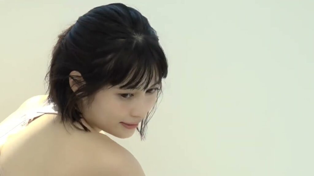 大久保桜子 爆乳水着グラビア