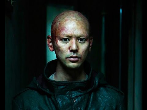 カエル男役は妻夫木聡！小栗旬と映画『ミュージアム』で対峙
