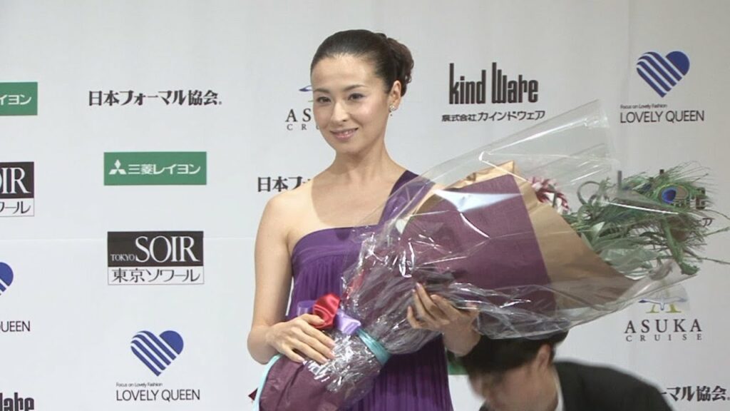 ベストフォーマリスト 檀れい、新妻の艶っぽさ大胆ドレスにガチガチ
