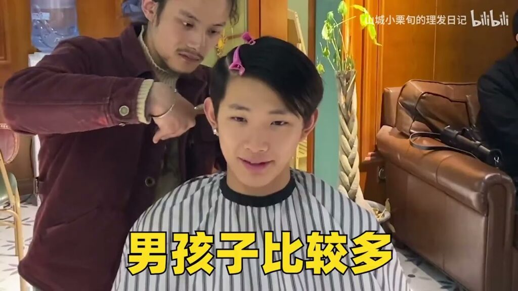 山城小栗旬和炭治郎的“比头切磋”