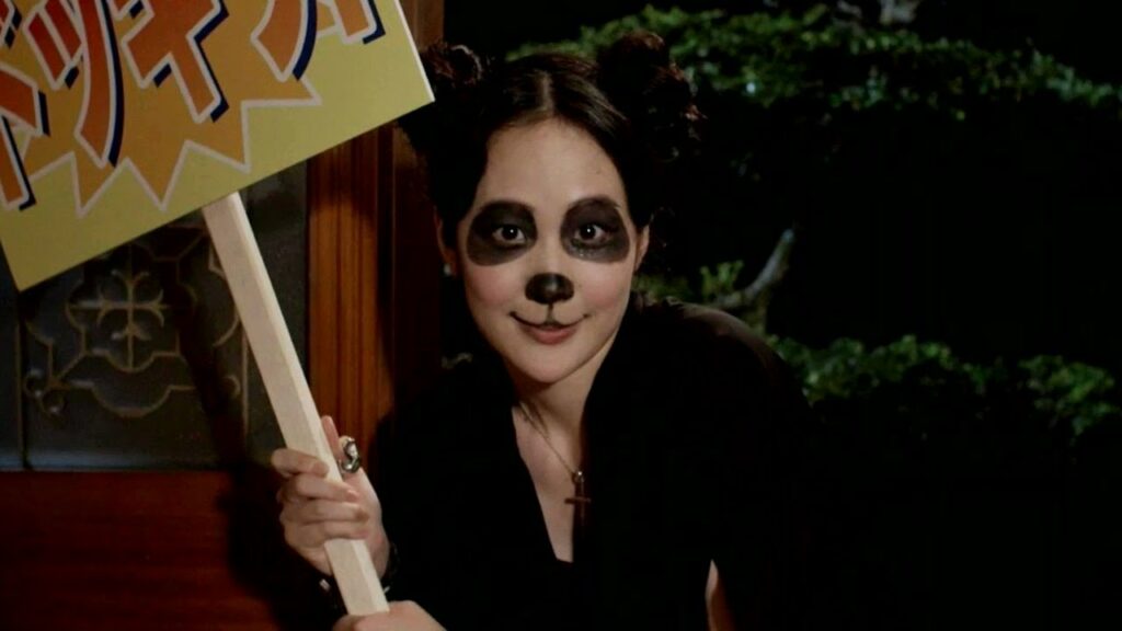 黒木華のパンダメイク姿が衝撃的！『エミアビのはじまりとはじまり』予告編