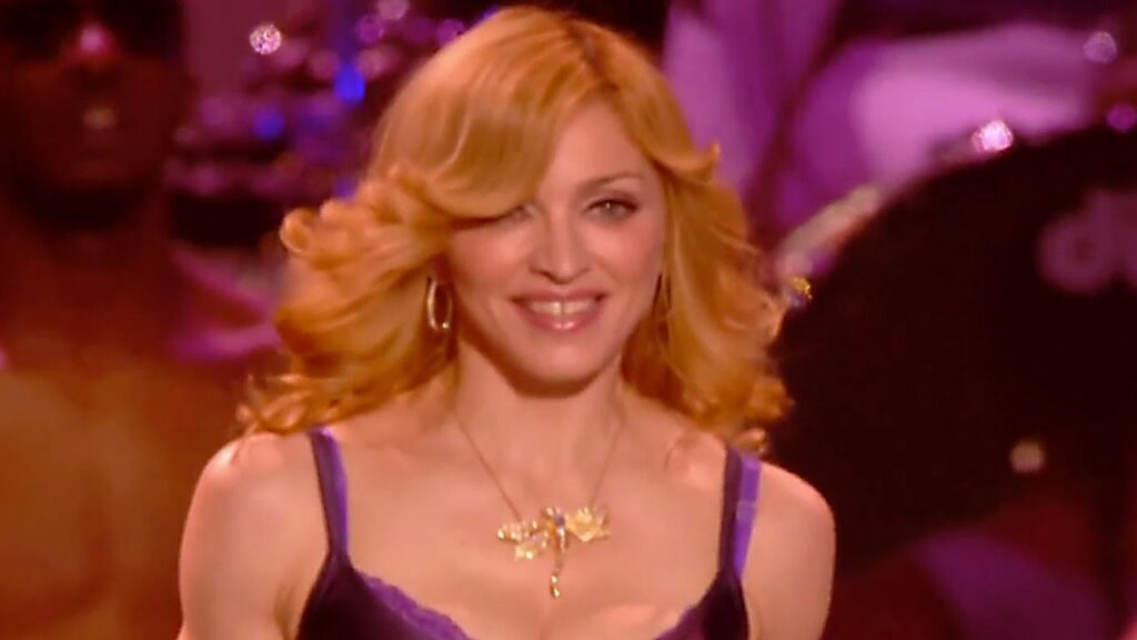 Madonna – Hung Up (Live at the 2005 MTV EMAs) Madonna - Hung Up (Live at the 2005 MTV EMAs)