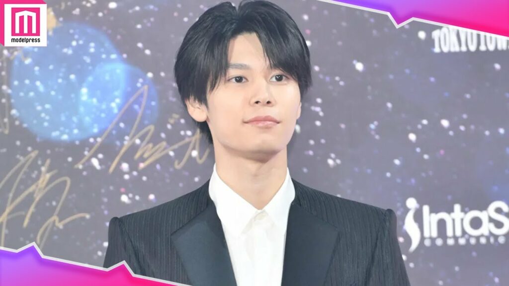 萩原利久、"深く一礼"真摯な対応 報道陣に手を振る姿も！中国語での挨拶も披露【WEIBO Account Festival 2022】