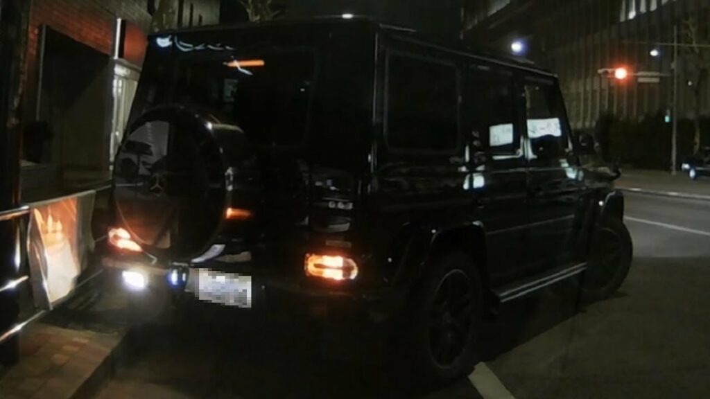 明石家さんまさんのベンツ（ゲレンデ）に遭遇！マジでぶつけるかと思った縦列駐車の瞬間！ドライブレコーダー
