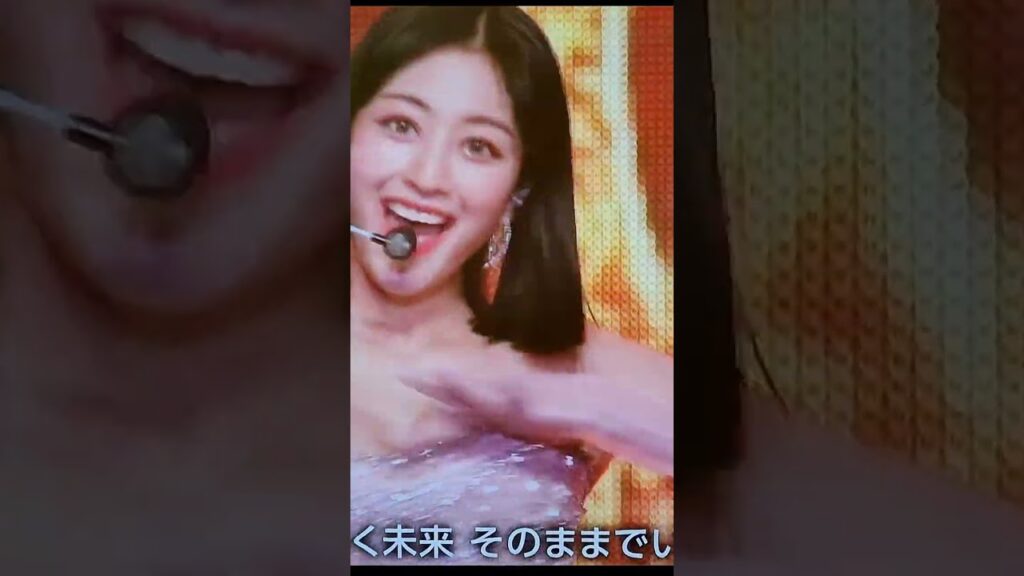 Twiceのプロとしての凄さとジヒョとナヨンのファインプレーの紅白 / Amazing how Twice can recover from all the happening / #Shorts