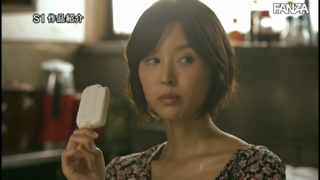 【葵つかさ・夢乃あいか・鷲尾めい】人妻の香りはサンプル動画～ド田舎の夏はヤルことがなくて隣の美人妻の誘惑にのっかって～