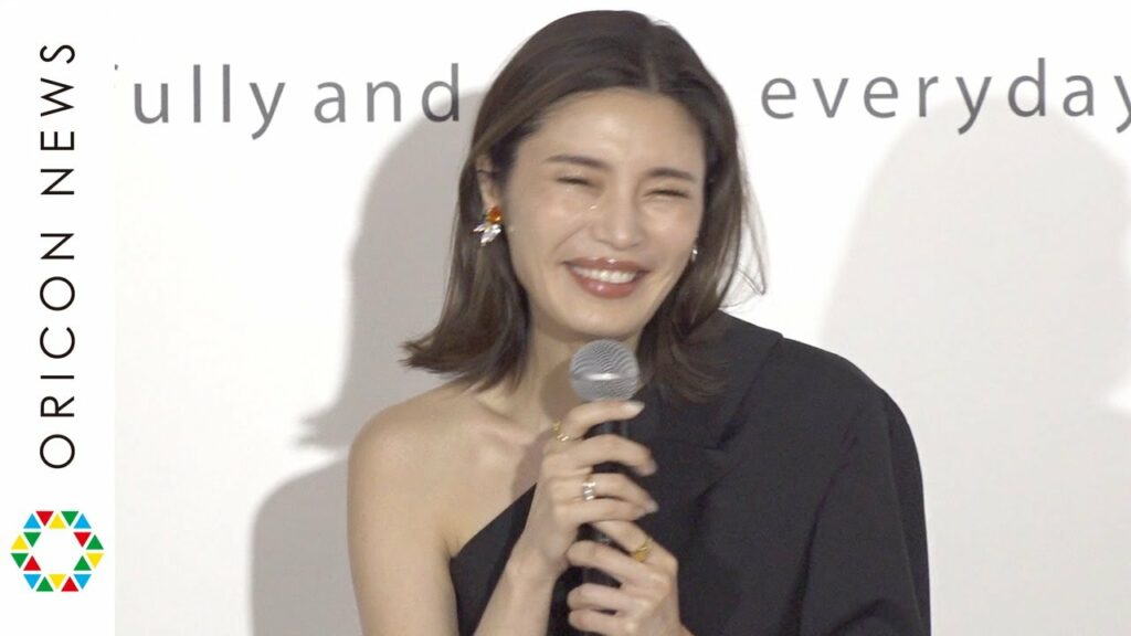 『テラハ』島袋聖南、石倉ノアとの同棲生活は「全てシェアしている」 土屋アンナ&BENIと好きな男性タイプで女子トーク 『R-GLOW SHAMPOO/TREATMENT』新商品発表会 『テラハ』島袋聖南、石倉ノアとの同棲生活は「全てシェアしている」 土屋アンナ&BENIと好きな男性タイプで女子トーク 『R-GLOW SHAMPOO/TREATMENT』新商品発表会