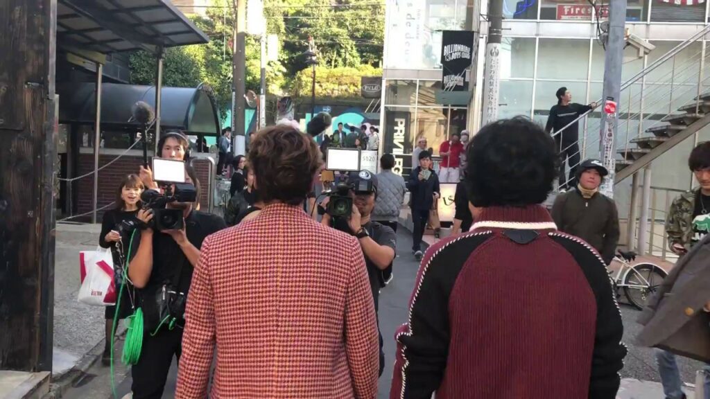 山田孝之君自家用ジェットでかけつける！