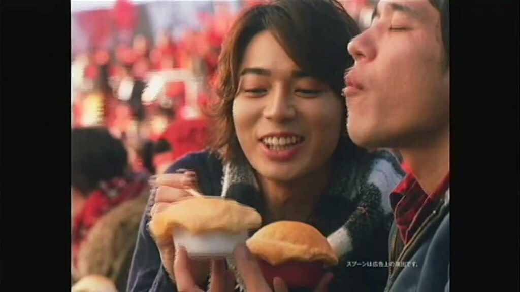 【CM】　松本潤　KFC　ポットパイ　「冬空の下のスポーツ観戦」篇